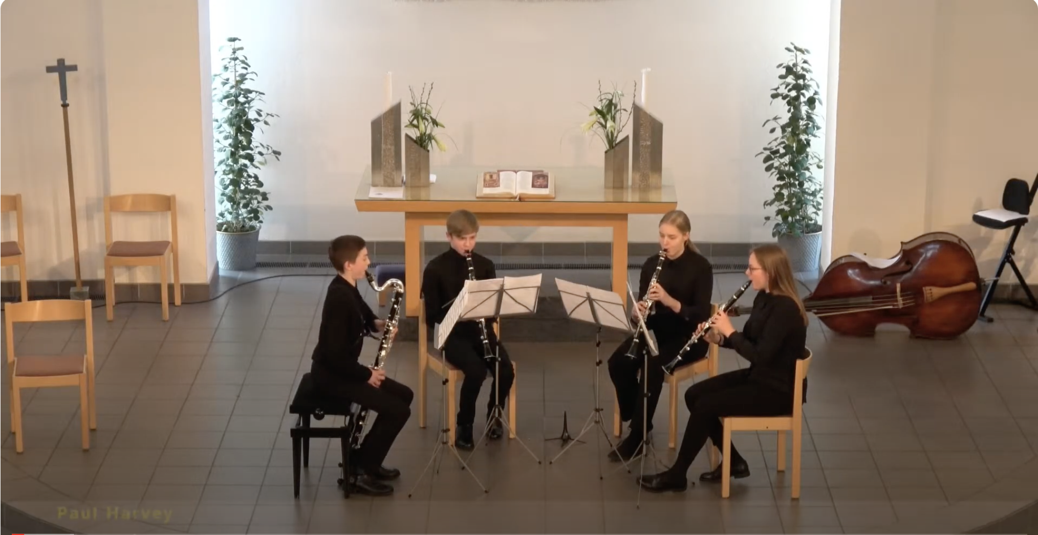 Bilde av klarinettensemblet i videoen, trykk for å se