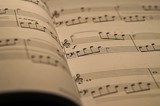 Sommertoner med pianister og messingblåsere